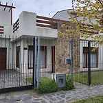 Casa Familiar Luminosa Con Cochera Y Parilla