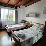 Casa Familiar Luminosa Con Cochera Y Parilla