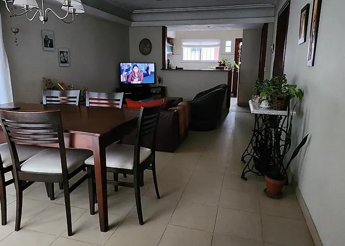 Casa Familiar Luminosa Con Cochera Y Parilla