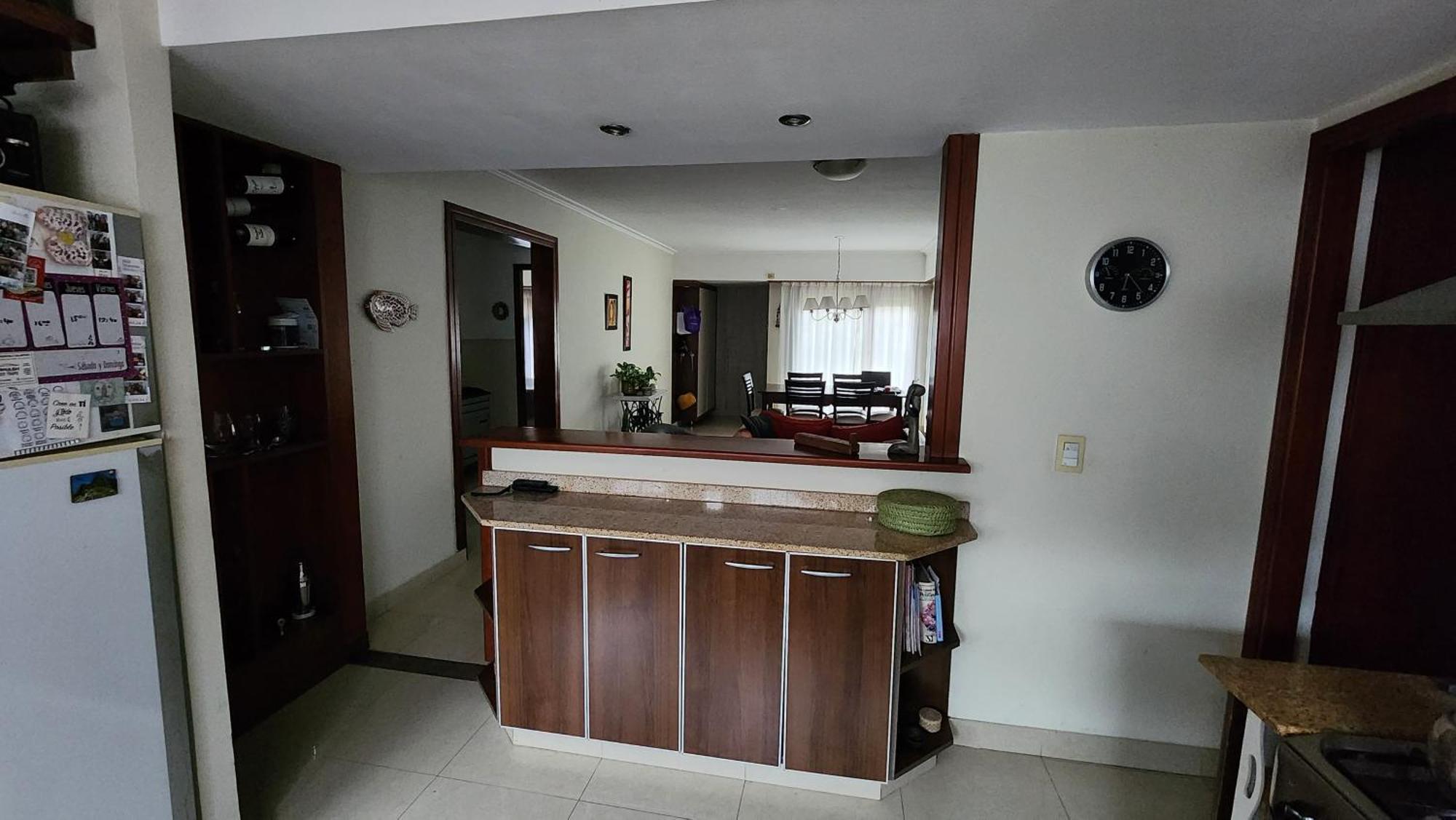 Casa Familiar Luminosa Con Cochera Y Parilla Сasa de vacaciones Mar del Plata