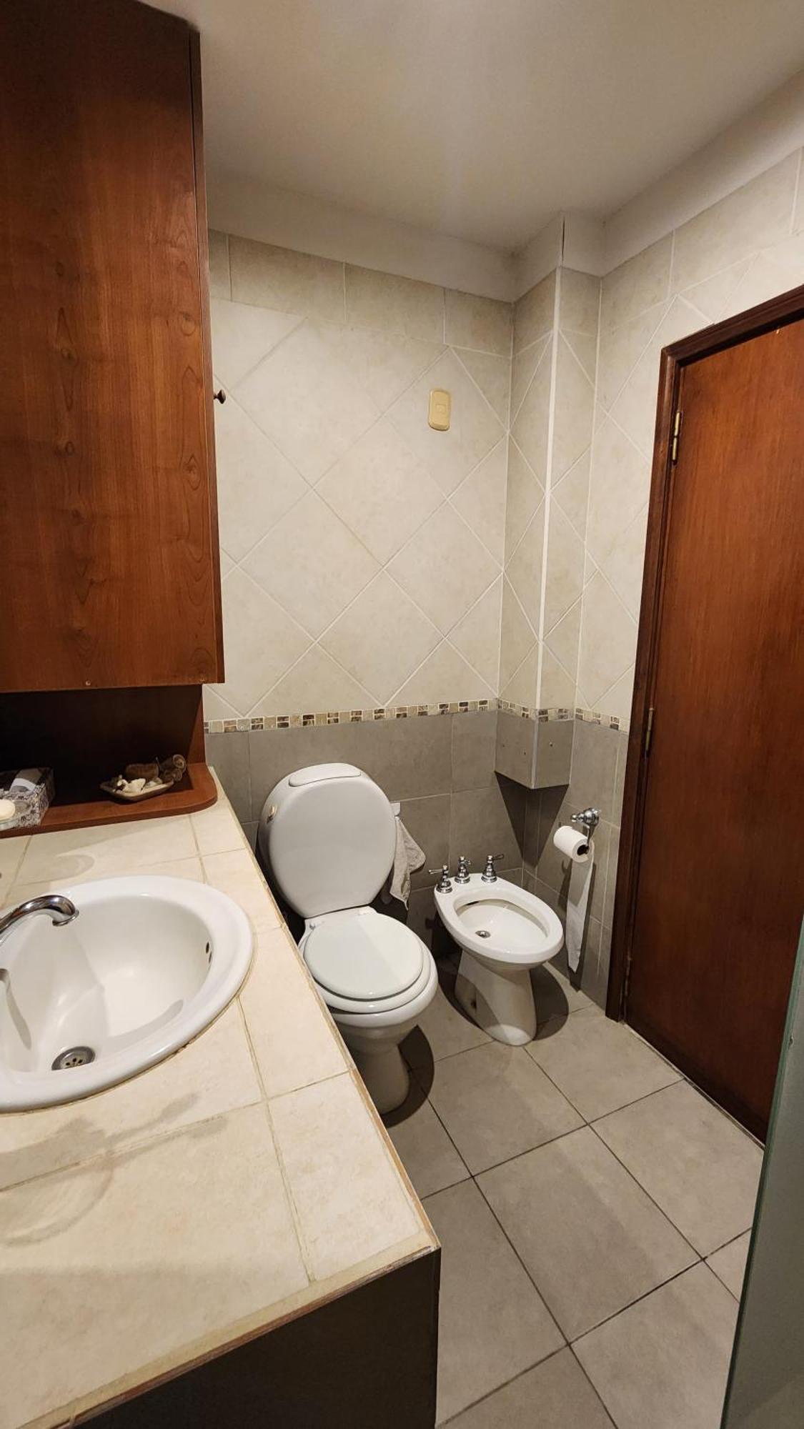 Сasa de vacaciones Casa Familiar Luminosa Con Cochera Y Parilla